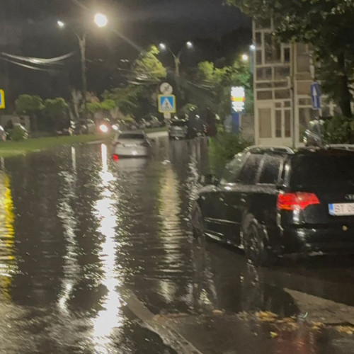 circulație blocată în Botoșani din cauza ploilor torențiale