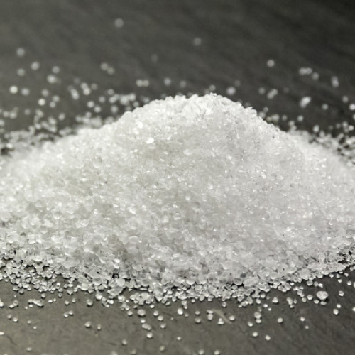 Eritritolul, un indulcitor utilizat pe scară largă în alimente și băuturi, ridică noi semne de întrebare privind siguranța sa pentru sănătate. Deși mult timp a fost considerat o alternativă sigură la zahăr, cercetări recente sugerează că poate avea efecte negative asupra sistemului cardiovascular și a barierelor de protecție ale creierului.