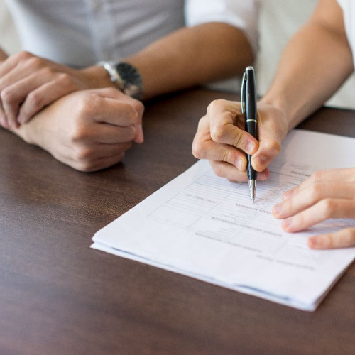 Licitație pentru vânzarea unui apartament de două camere în Constanța