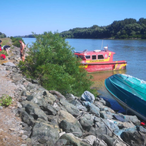 Ambarcațiune cu turiști răsturnată în Golful Musura, mai mult decât capacitatea admisă