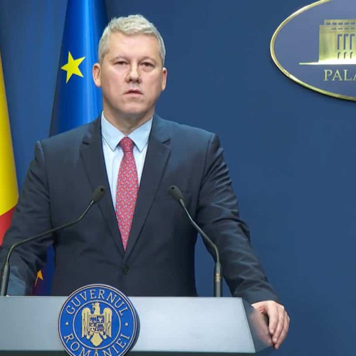 Ministrul afacerilor interne, Catalin Predoiu, avertizează cetățenii să fie pregătiți să reziste până la șapte zile fără ajutor extern, în contextul creșterii evenimentelor de criză. Potrivit acestuia, măsurile de pregătire au fost discutate inclusive în cadrul Consiliului JAI și vin ca răspuns la furtunile severe și inundațiile din nord-estul țării, dar și la fenomenele meteo extreme din Europa.