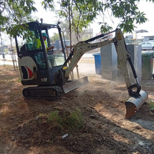 Primăria Sectorului 6 a demarat lucrări de amenajare a spațiului verde de pe bulevardul Prelungirea Ghencea