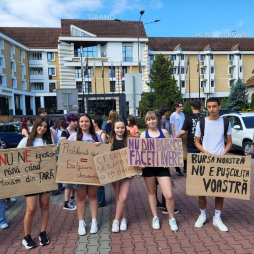 Reduceri ale numărului de burse de merit pentru elevi