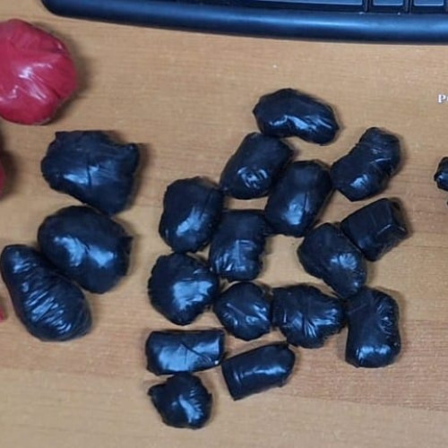 Trei persoane arestate pentru trafic de droguri în Constanța