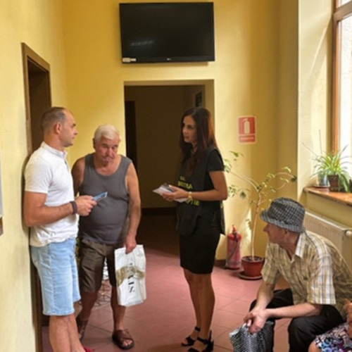 ofiteri de politie din cadrul Direcției Generale Anticorupție, Serviciul Județean Anticorupție Arad, au organizat o sesiune de educație pentru funcționarii publici și cetățeni, la ghișeele Casei Județene de Pensii Arad. Acțiunea face parte din strategia națională anticorupție 2021-2025 și are ca scop creșterea nivelului de informare privind riscurile implicării în fapte de corupție, precum și promovarea unui comportament etic în administrația publică.