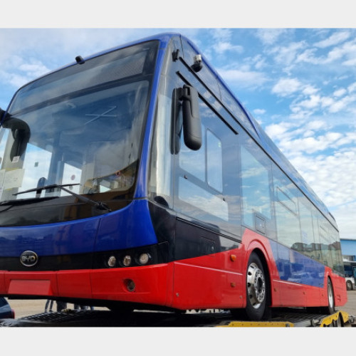 Primul autobuz electric ajuns în Oradea, inaugurat în cadrul proiectului de modernizare a transportului public