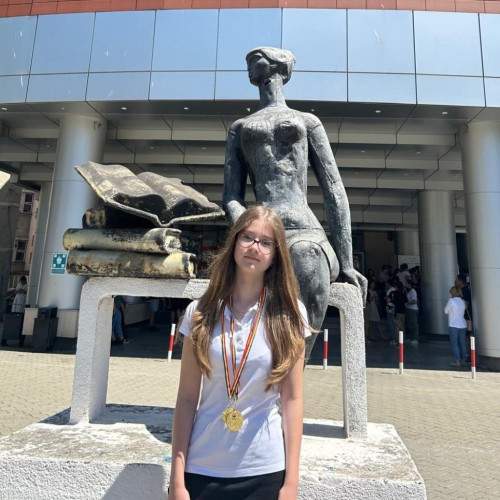 tânăra elevă din constanța, pasionată de matematică și limba română