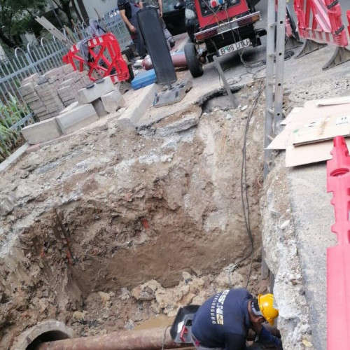 servicii de reparare a conductei primare în zona străzii Foisor
