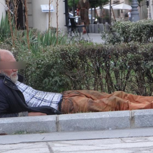 Gang de pe strada Damboviței, aproape de magazinul Profi, devine un focar de infecție