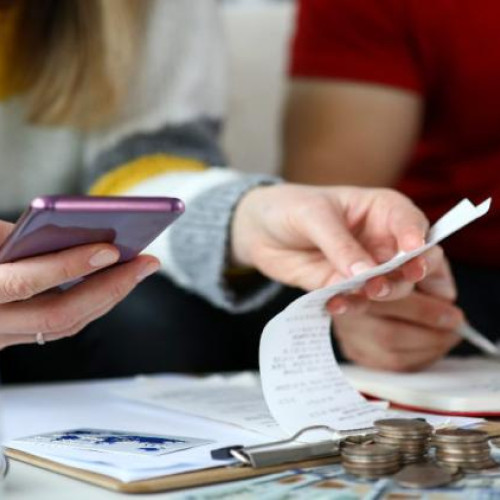 studiu arată: românii își exprimă preocupări legate de economie și prioritatea cheltuielilor publice