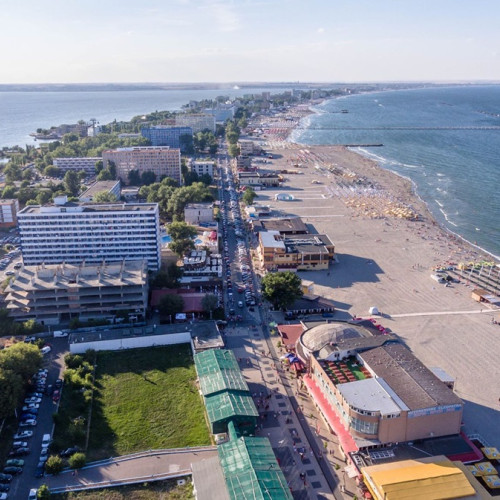 Mamaia devine centru al distracției și culturii în luna august