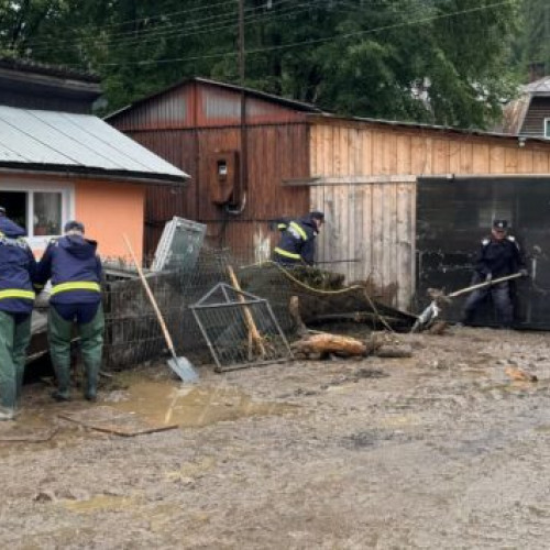 Salvatori din Botoșani și Suceava, în ajutorul localnicilor din Broșteni în fața calamităților naturale