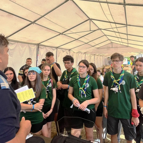 jandarmii gorjeni interacționează cu tinerii la campul regional GETICA 2025