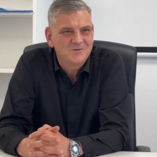 Un pacient de la Spitalul Județean de Urgență "Mavromati" din Botoșani a primit antibiotice în valoare de 70.000 de lei, anunță managerul unității, Corneliu Prepelita. El susține că aceste medicamente erau absolut necesare pentru tratamentul pacientului. Potrivit acestuia, „s-a semnat un referat pentru medicamente și antibiotice foarte scumpe și foarte necesare în valoare de 70.000 de lei la un pacient. Au fost achiziționate.”