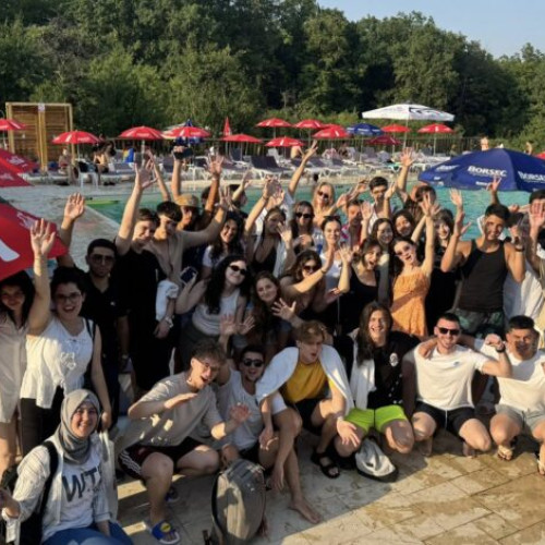 tineri voluntari din ramnicu sarat, implicați în proiecte europene pentru incluziune socială