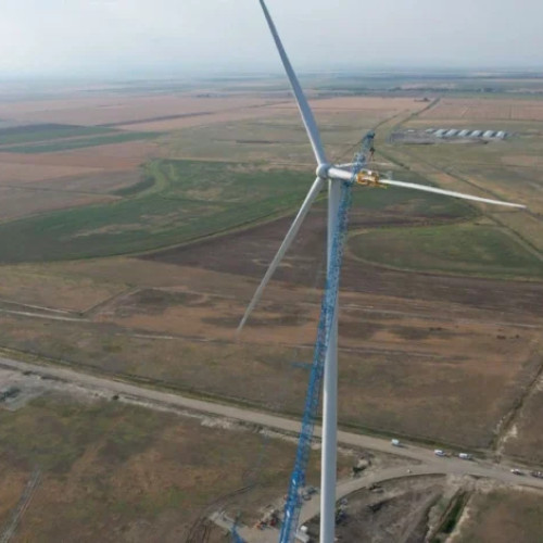 prima turbina eoliana de 6,4 MW a fost instalată în parcul eolian Vifor din Buzău