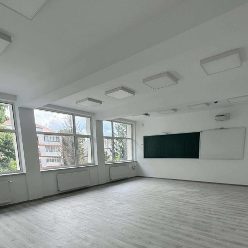 firma care a renovat Colegiul Mihai Eminescu Botoșani a investit 250.000 de lei din propriile fonduri
