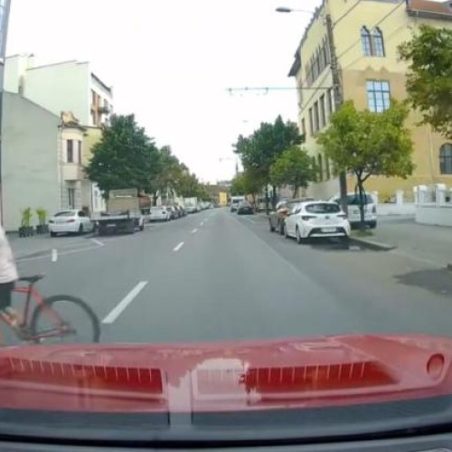 Accident evitent pe strada din Cluj, adolescent salvat de reacția rapidă a șoferului