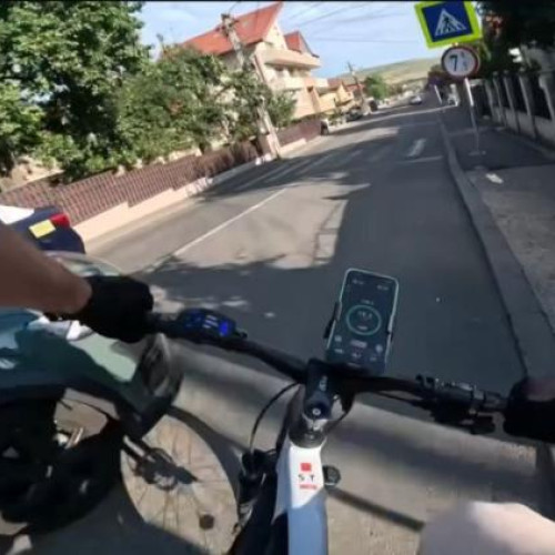 Un biciclist povestește despre o experiență periculoasă pe șosea