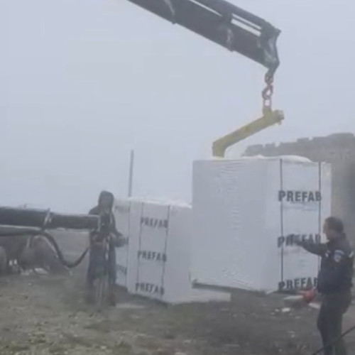 Reîncepe activitatea la stația meteorologică Vladeasa după incendiu