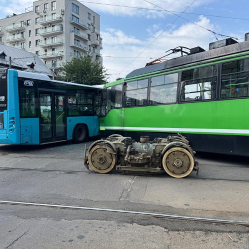 accident pe bulevardul 13 septembrie din bucurești