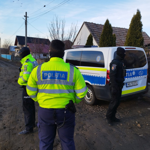 Polițiștii din Dorohoi au descoperit și confiscat 50 de kilograme de deșeuri periculoase