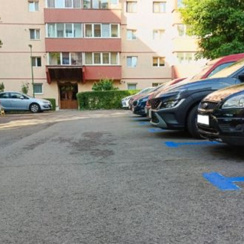 Primăria Brașov începe verificarea legalității locurilor de parcare rezidențiale