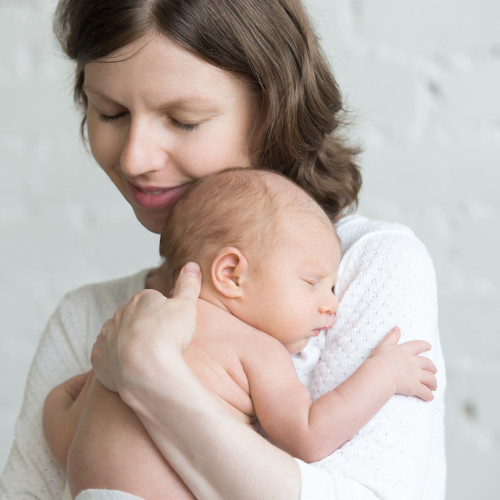 indemnizația de maternitate nu va fi afectată de noile măsuri din pachetul de austeritate