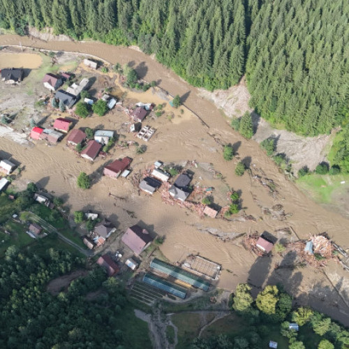 Ajutoare umanitare ajung în zonele afectate de inundații în Suceava și Neamț