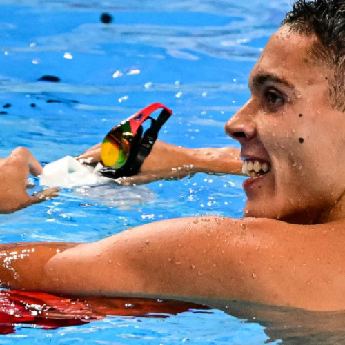 David Popovici devine primul sportiv din lume care câștigă de două ori titlul mondial la 100 m și 200 m liber