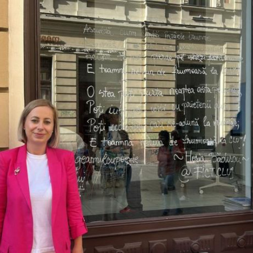 Festivalul Internațional de carte Transilvania organizează a doua ediție a proiectului „Geamul cu poezie”