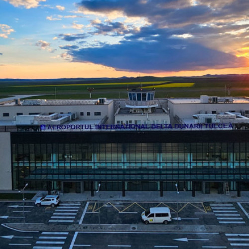 Aeroportul din Tulcea, cu doar opt pasageri în trei luni, continuă angajările pentru specialiști în handling