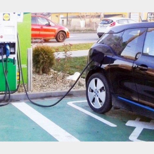 Oradea a aprobat proiectul pentru amplasarea a 45 de stații de încărcare a vehiculelor electrice
