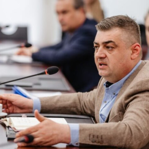 Critici privind măsurile de reducere a cheltuielilor bugetare impuse de Guvern