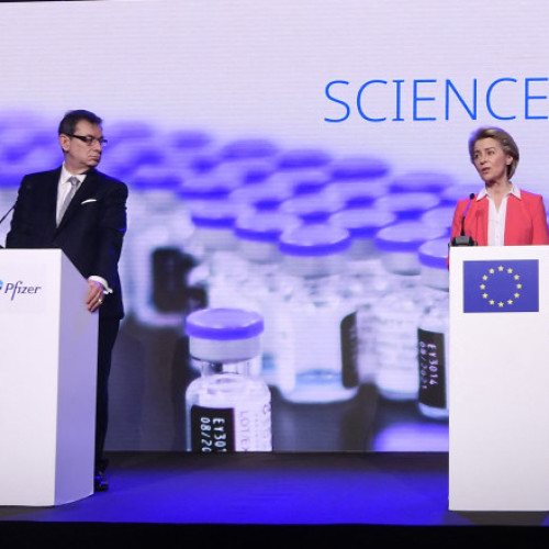 Unia Europeană recunoaște că oficiali de rang înalt au șters mesaje legate de acordul cu Pfizer