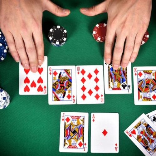 Complexitatea jocului de poker: matematică, noroc și strategie