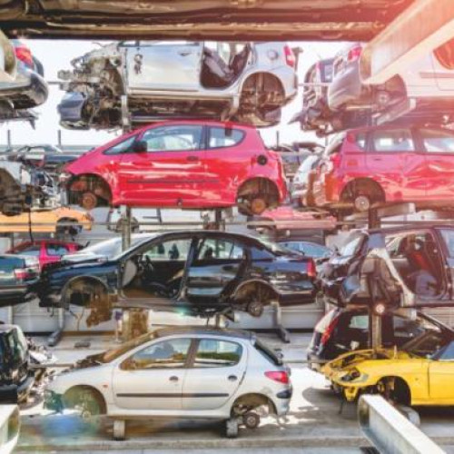 Programul Rabla pentru persoane fizice va fi reluat în acest an, a confirmat ministrul Mediului, Diana Buzoianu, deși în prezent este suspendat temporar. Oficialul a explicat că finanțarea programului depinde de sumele provenite din vânzarea certificatelor de emisii la nivel european, fonduri care pot fi utilizate numai pentru proiecte menite să reducă emisiile de carbon.