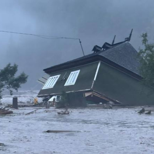 Guvernul a aprobat ajutoare de urgență pentru victimele inundatiilor din Neamț și Suceava