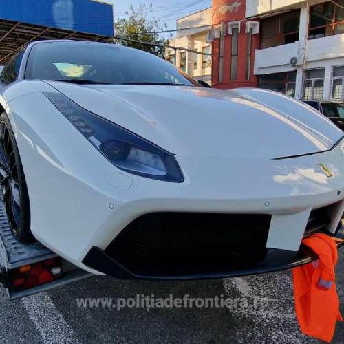 două autoturisme de lux, value totale de 260.000 euro, descoperite de polițiștii de frontieră