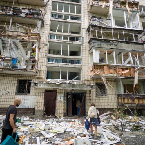 Fată din Kiev supraviețuiește miraculos după un atac rusesc de amploare