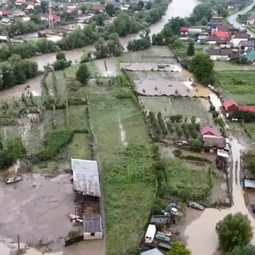 Guvernul trimite ajutoare de urgență pentru localitățile afectate de inundații în Neamț