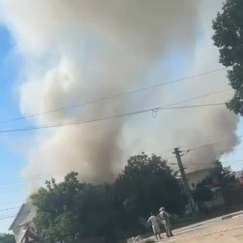 Incendiu puternic la un bloc din Victoria, Hlipiceni