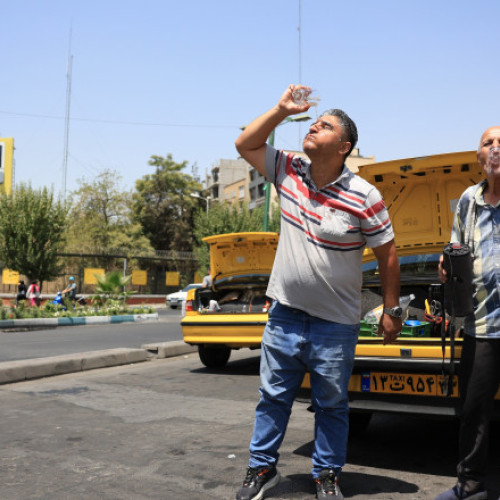 Teheranul închide toaletele publice din cauza crizei de apă