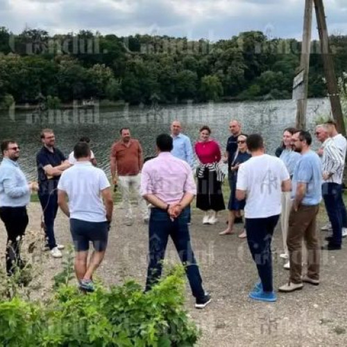 liderii USR s-au întâlnit în aer liber pentru planuri strategice și negocieri privind posturile în guvern