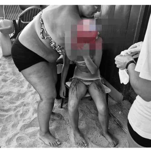 Fetiță salvată în ultimul moment după ce a fost trasă de valuri în Eforie