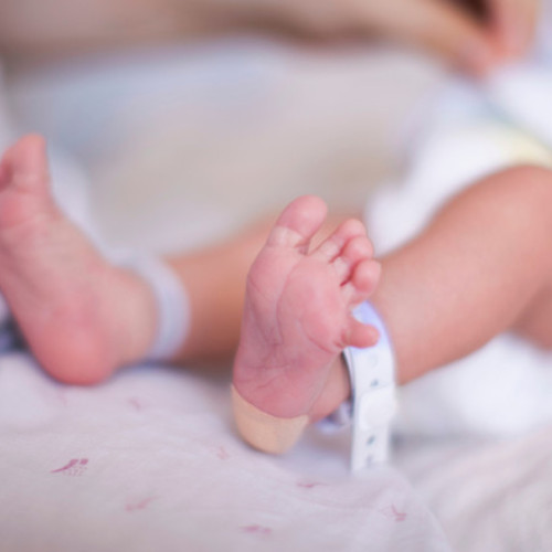 Cel mai bătrân bebeluș din lume s-a născut dintr-un embrion congelat de peste 30 de ani