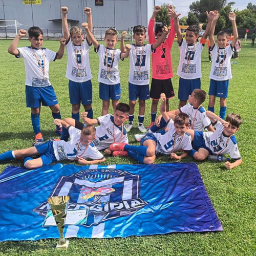Tineri fotbaliști de la CS Medgidia au câștigat Turneul Tandarei Cup