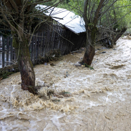 Hidrologii emit avertizare de inundații pe mai multe râuri din țară