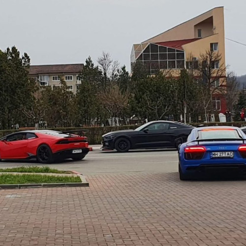 Trei masini luxoase au atras atenția în Motru