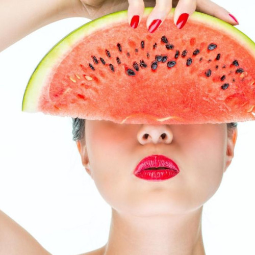 Alimentele care răcoresc natural corpul în zilele toride de vară